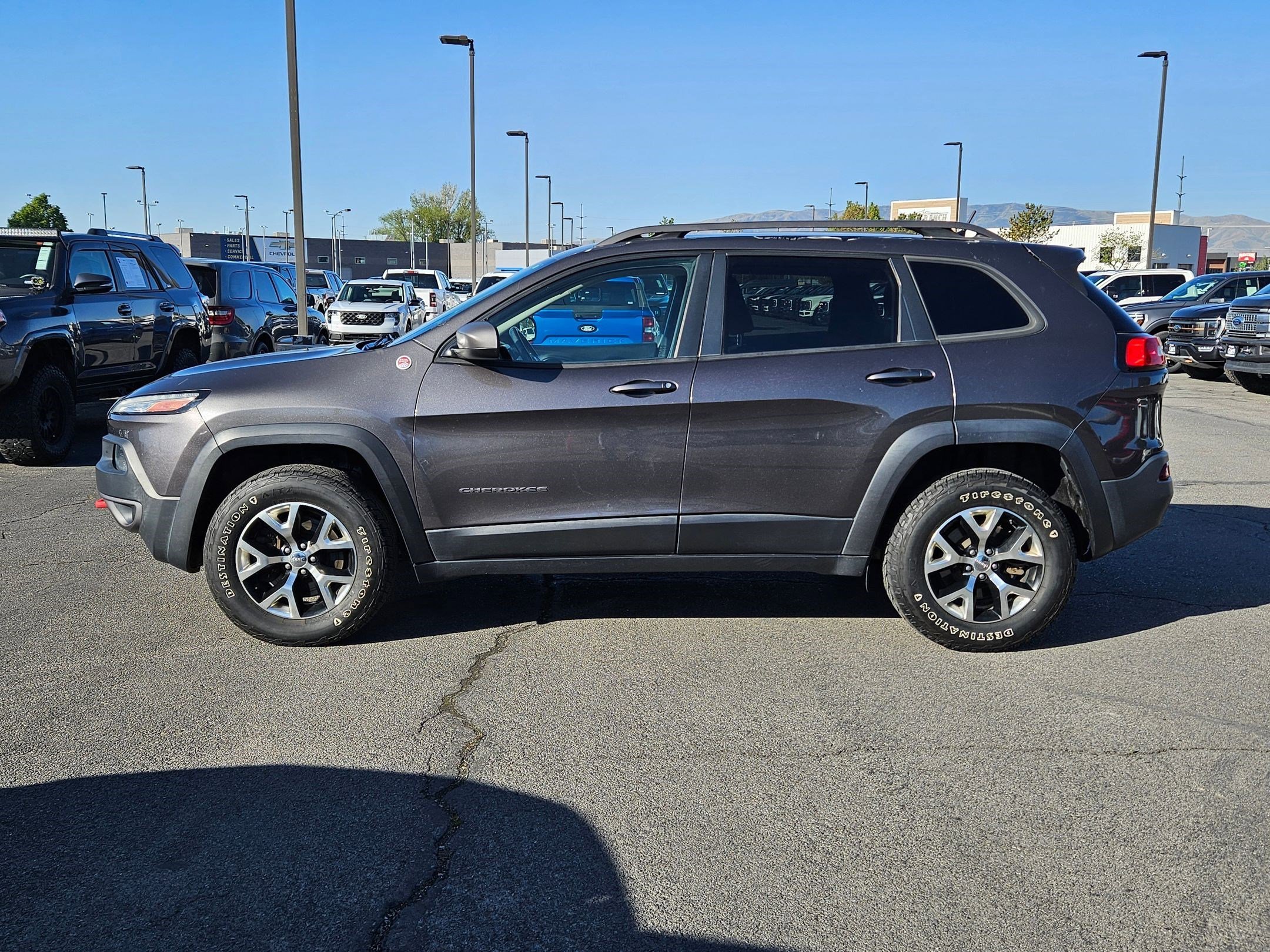 Used 2015 Granite Crystal Clearcoat Metallic Jeep Trailhawk image 7