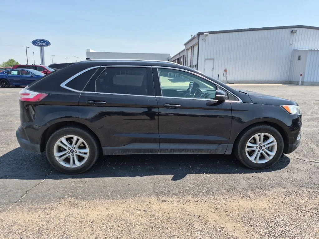 Used 2020 Black Ford SEL image 11