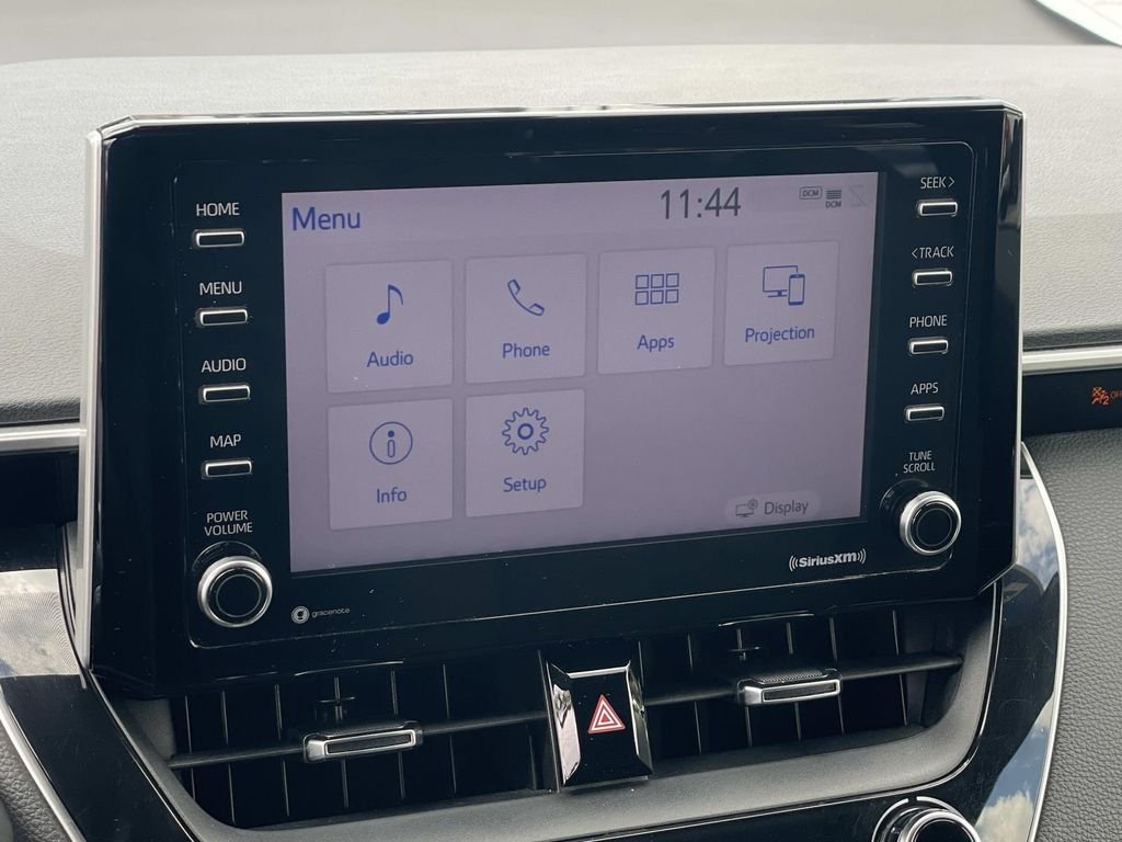 Used 2020 White Toyota SE image 13