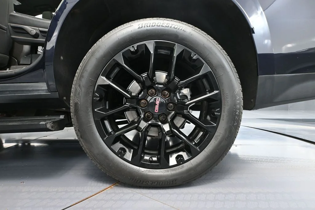 2023 GMC Yukon Denali - Photo 16