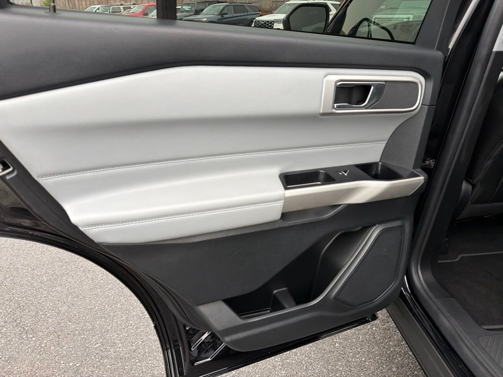 Certified Used 2022 Black Metallic Ford XLT image 17