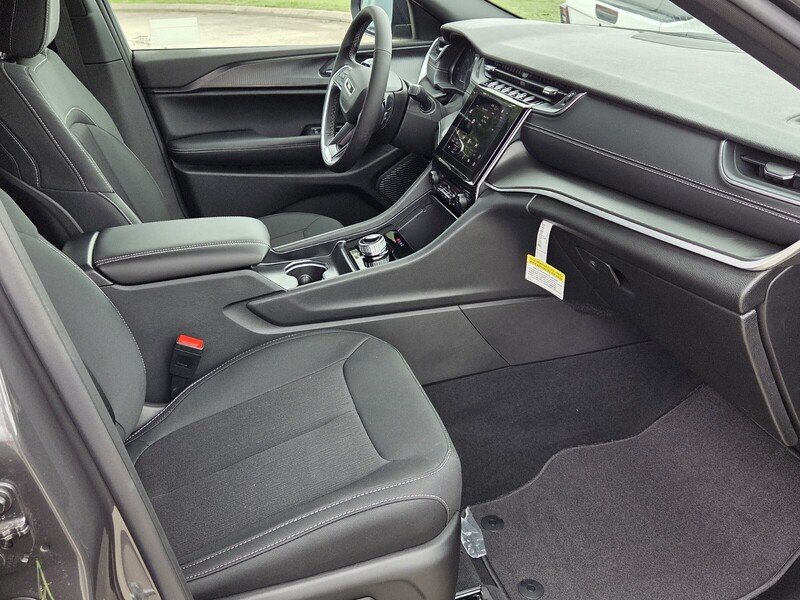 Used 2026 Baltic Gray Metallic Clearcoat JEEP LAREDO 4X4 image 18