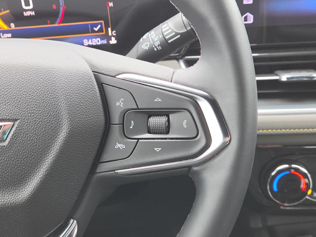 Used 2025 Green Chevrolet ACTIV image 14