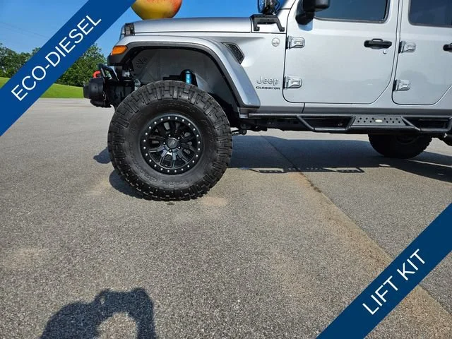 Used 2021 Silver Jeep Overland image 27