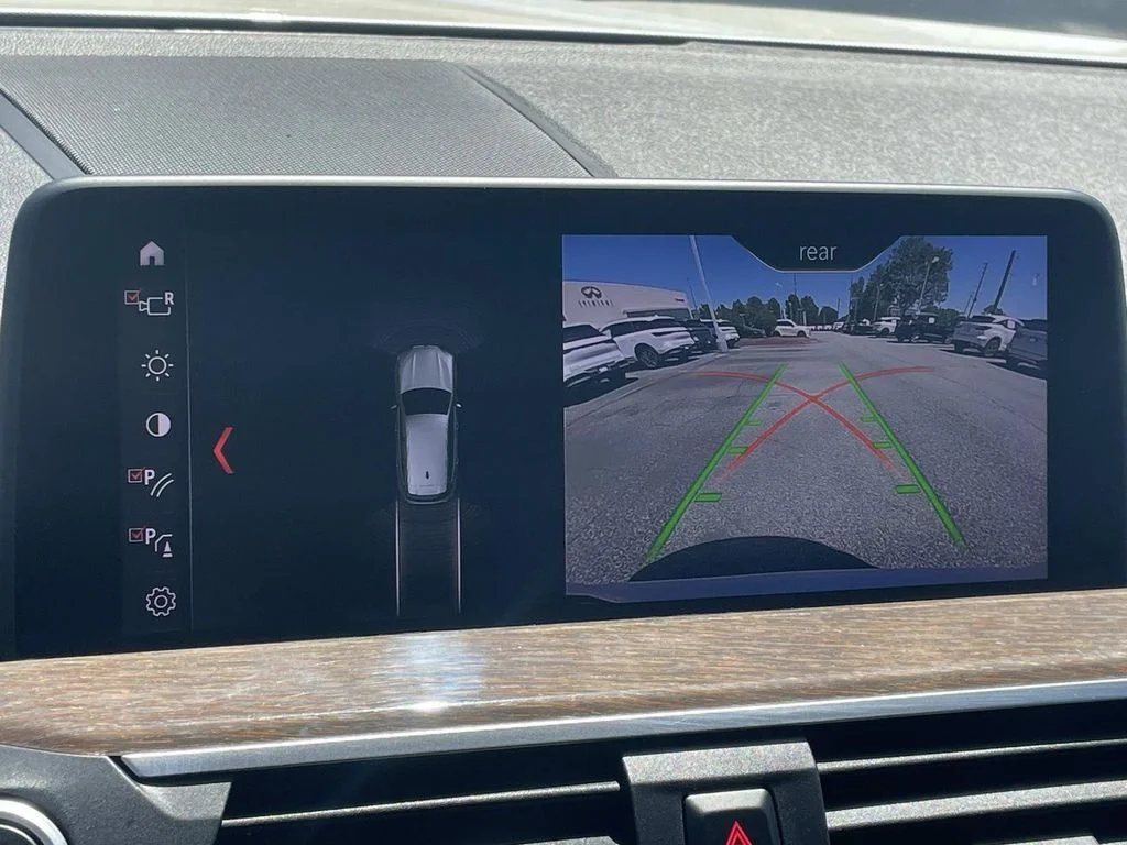 Used 2019 White BMW xDrive30i image 16