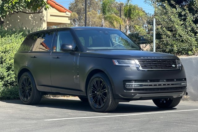 New 2026 Obsidian Black Satin Land Rover SE image 7