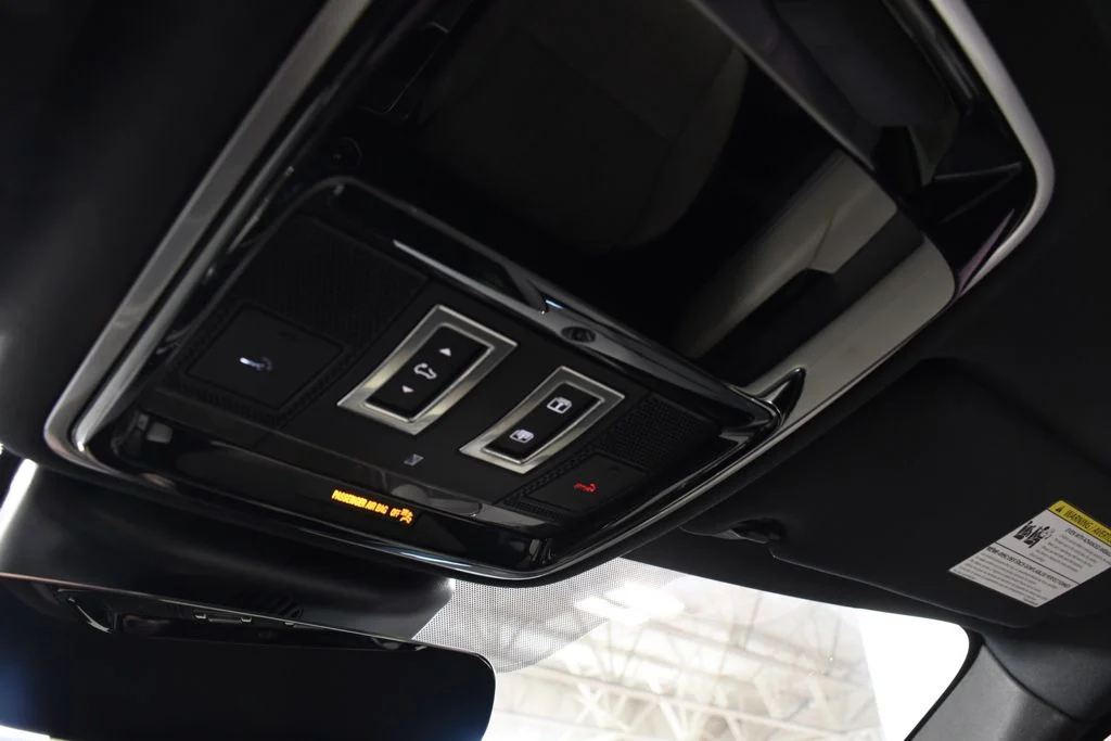Used 2018 Santorini Black Land Rover HSE R-Dynamic image 33