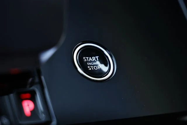 New 2026 Carpathian Grey Land Rover SE image 48
