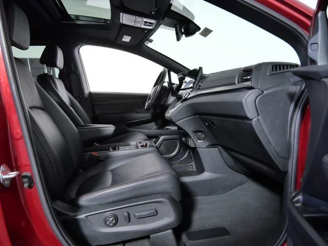 Used 2025  Honda Sport-L image 11