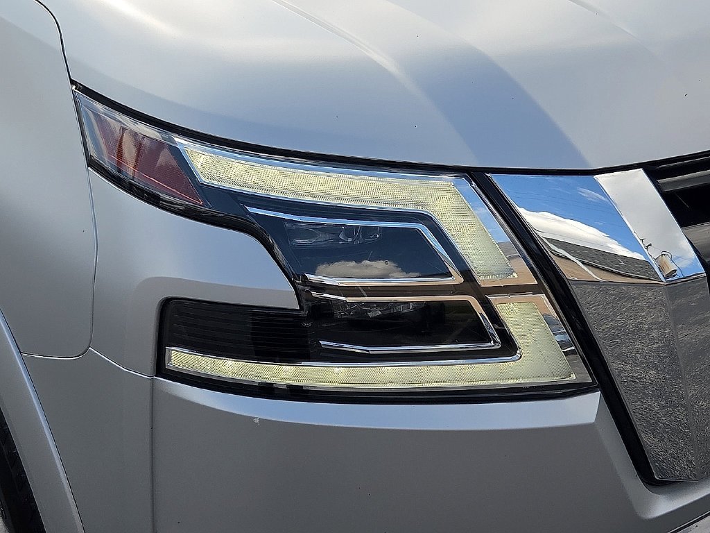 Certified Used 2024 Silver Nissan SL image 7
