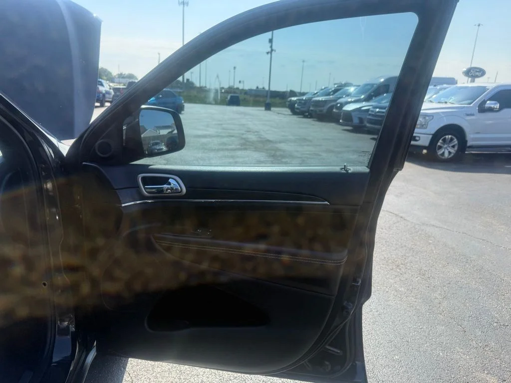 Used 2015 Brilliant Black Crystal Pearlcoat Jeep Limited image 57