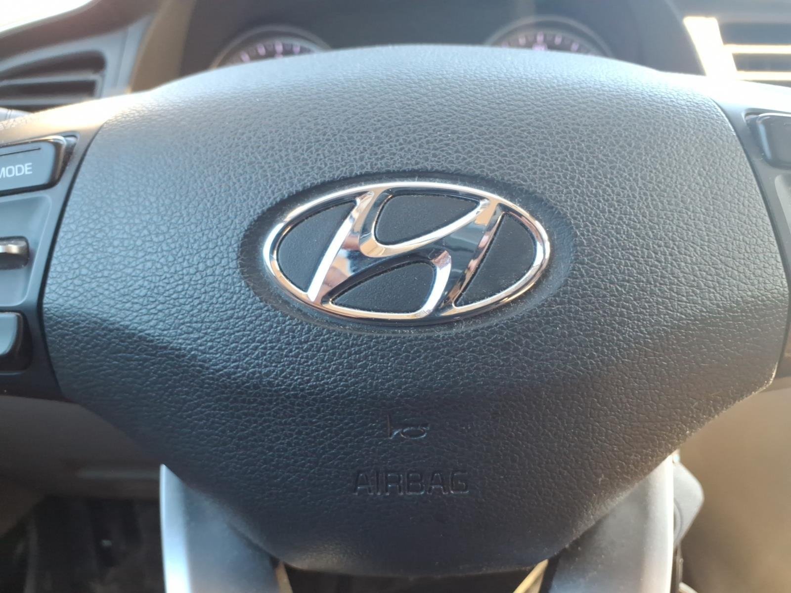 Used 2020 Fluid Metal Hyundai SE image 28