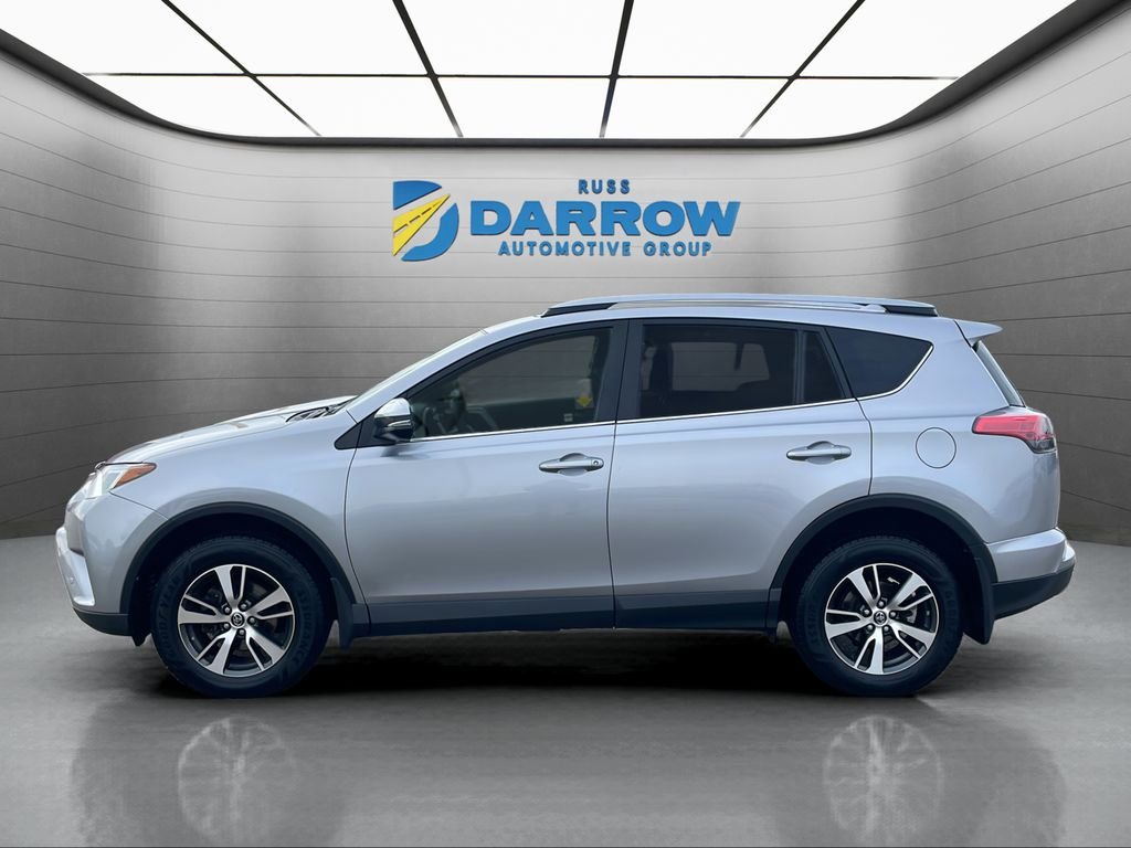 Used 2018 Toyota RAV4 XLE with VIN JTMRFREV4JD227930 for sale in Wauwatosa, WI