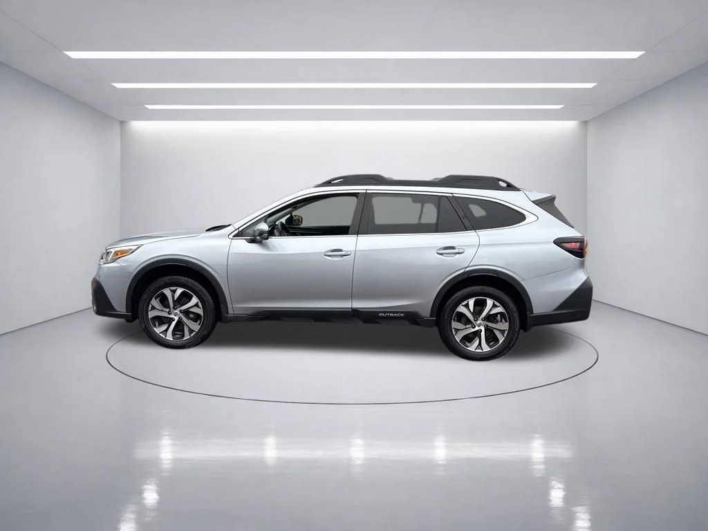 Used 2021 Ice Silver Metallic Subaru Limited image 4