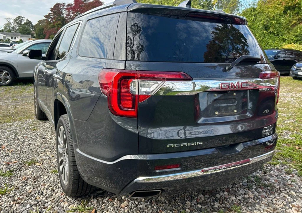 Used 2022 Green GMC Denali image 6