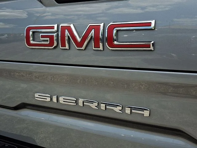 Used 2023 Silver GMC AT4 image 31
