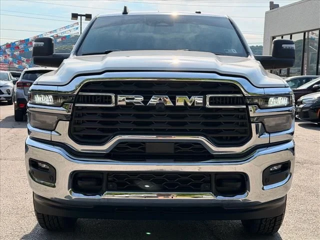 Used 2025 White Ram Big Horn image 10