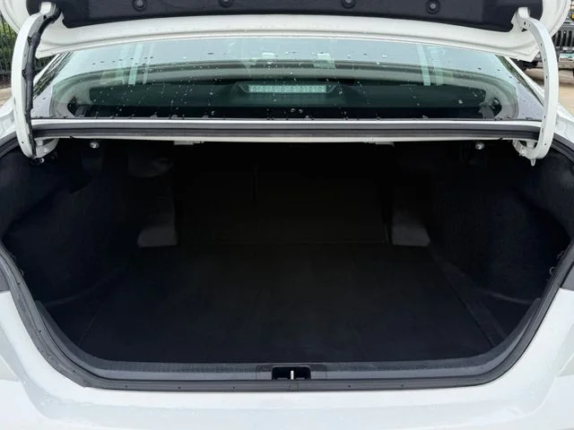 2025 Toyota Camry LE - Photo 29