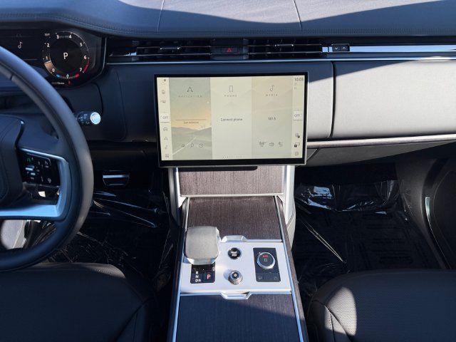 New 2027 Santorini Black Land Rover SE image 15