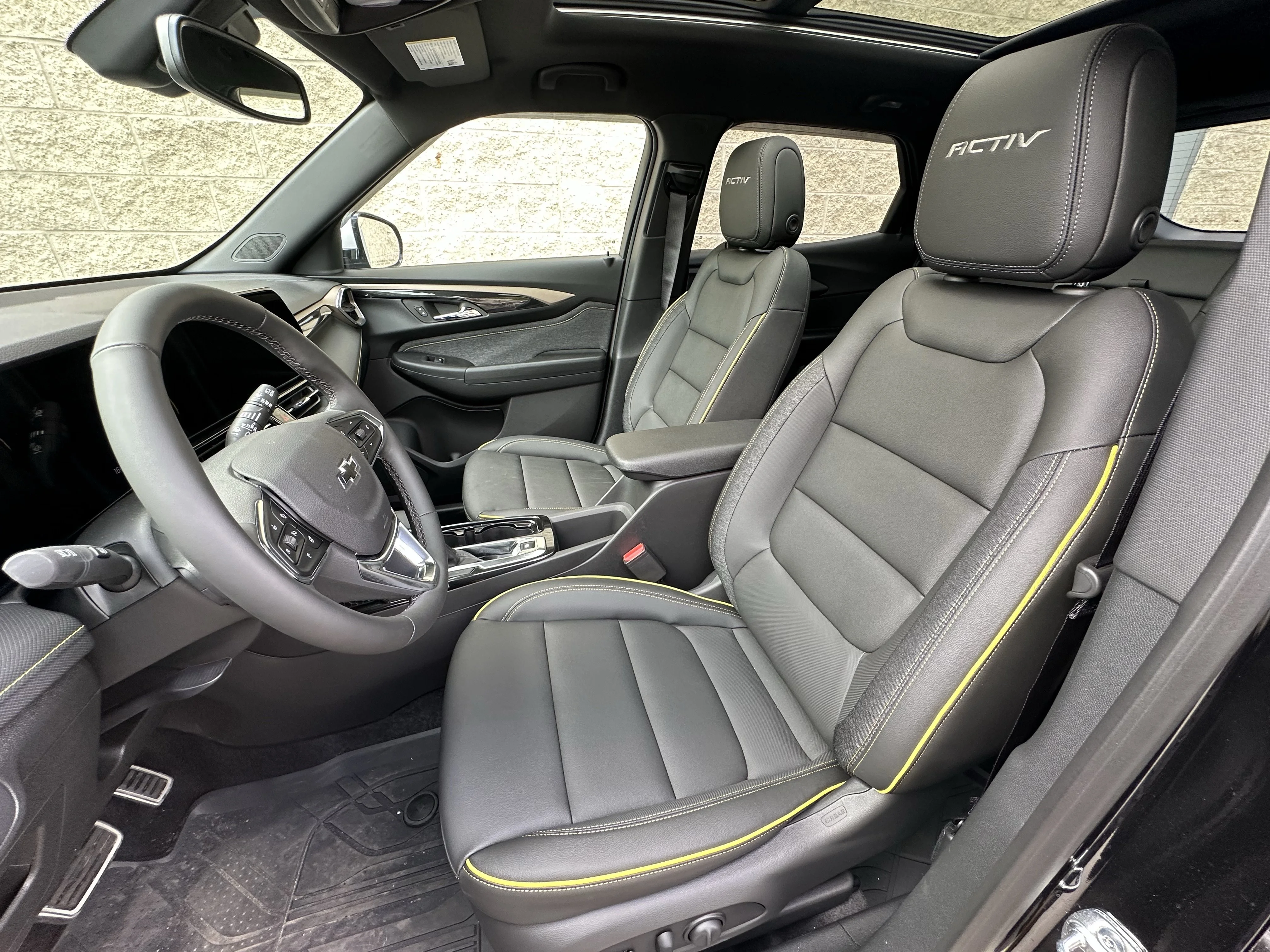 New 2026 Mosaic Black Metallic Chevrolet ACTIV image 10