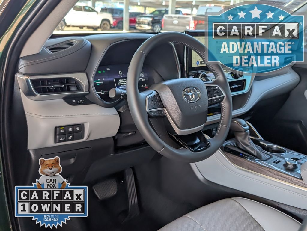 Used 2025 Green Toyota Platinum image 4
