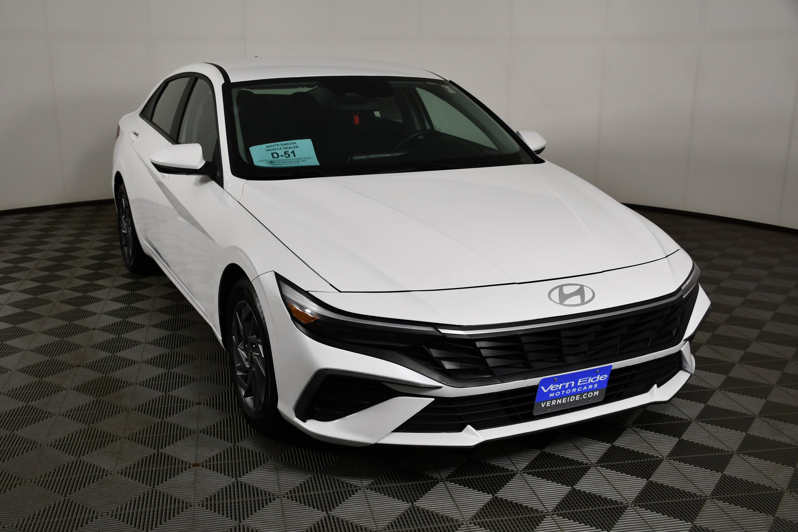 Used 2024 Serenity White Hyundai SEL image 3
