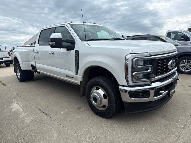 Used 2024 White Ford Lariat image 1