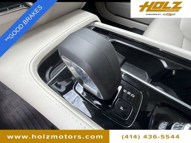 Used 2025 Gray Volvo Plus, B6 AWD Gas (mild hybrid) image 16