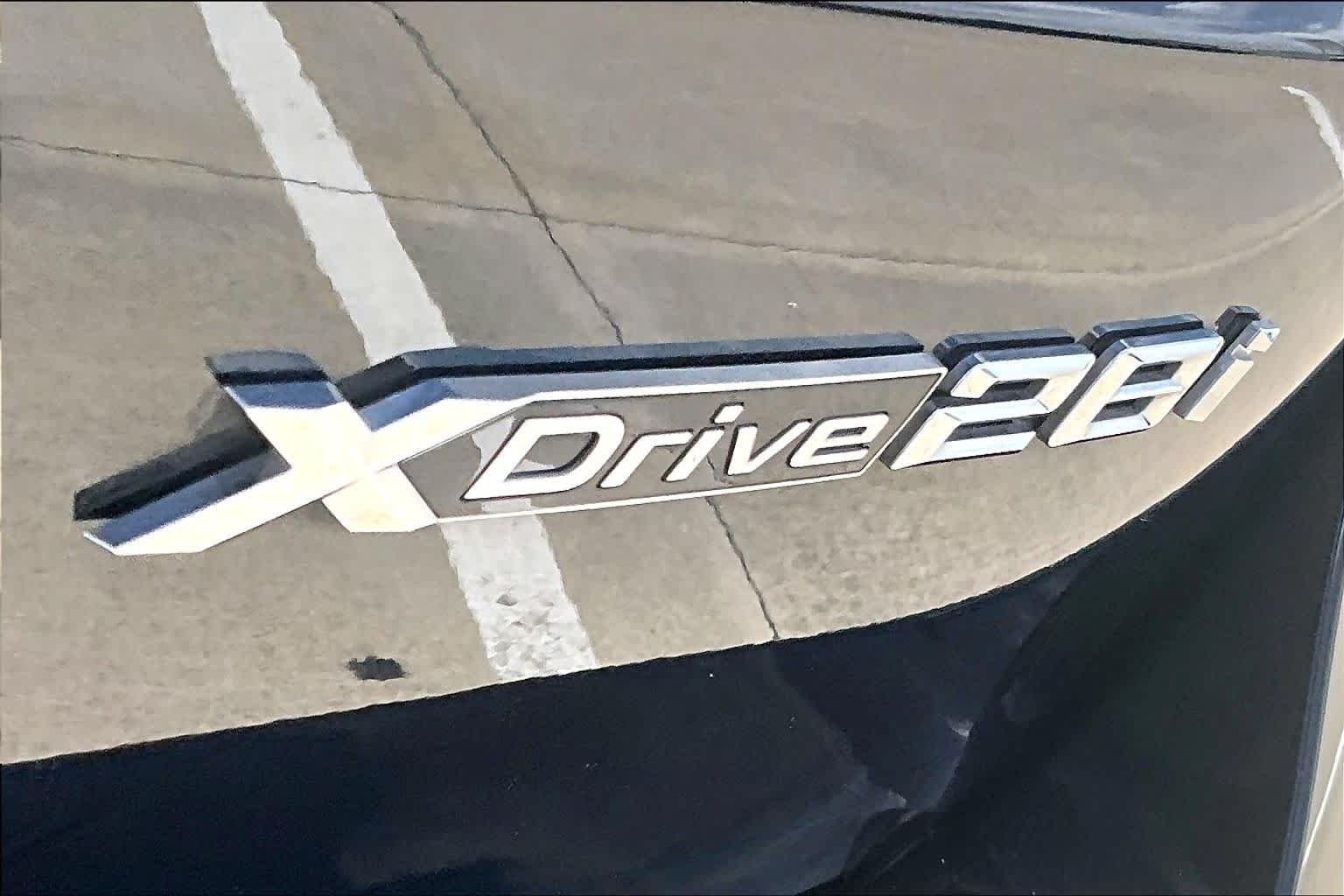 Used 2025 Black Sapphire Metallic BMW xDrive28i image 9
