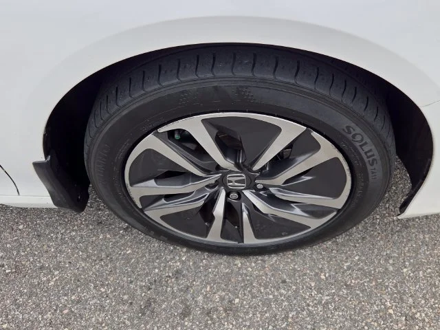 Used 2021 White Honda EX-L image 18