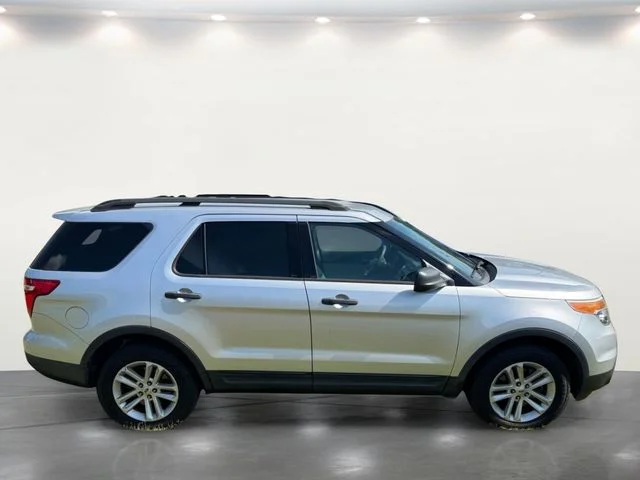 Used 2015 Silver Ford Base image 12