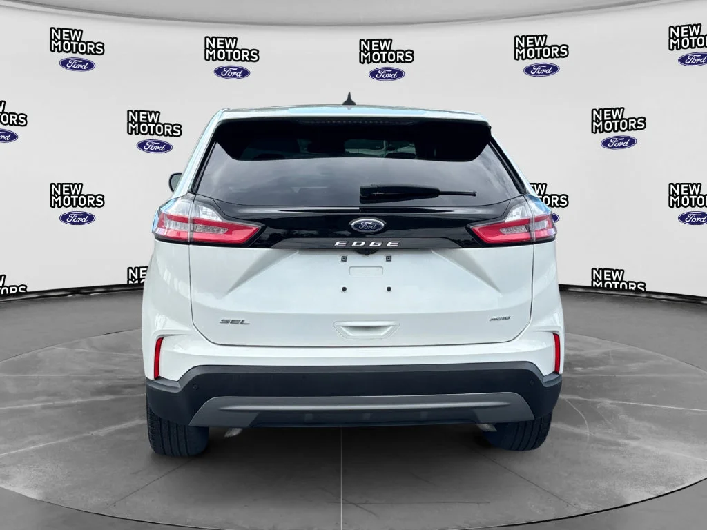 Used 2024 White Metallic Ford SEL image 4