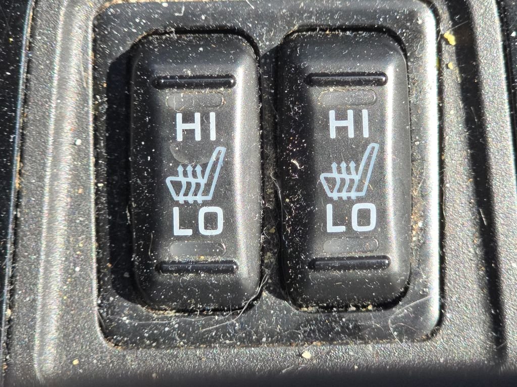 Used 2019 Labrador Black Metallic Mitsubishi  image 4