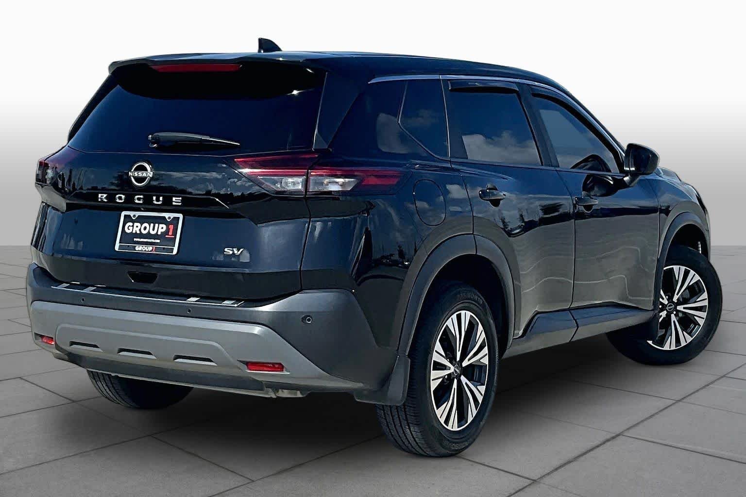 Used 2023 Super Black Nissan SV image 12