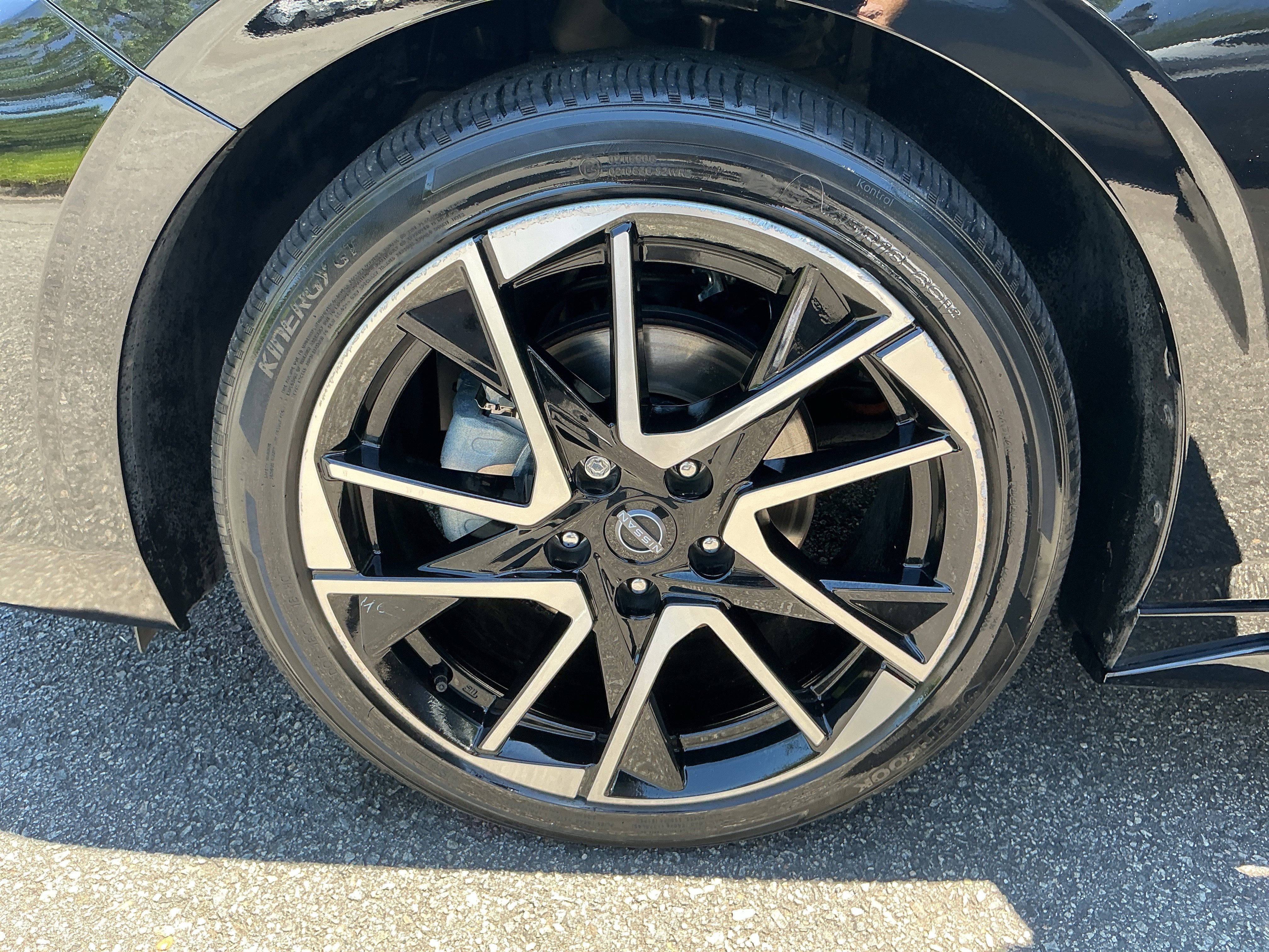 Used 2024 Super Black Nissan SR image 8