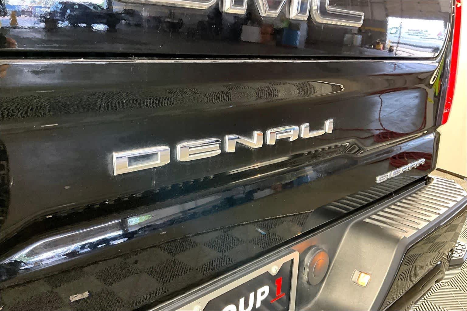 Used 2023 Onyx Black GMC Denali Ultimate image 10