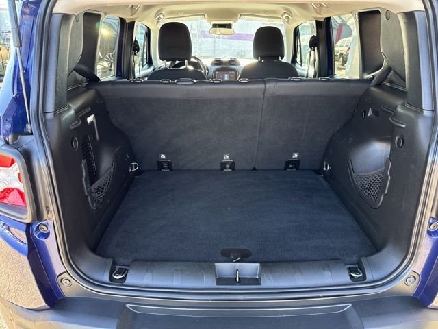 Used 2018 Blue Jeep Latitude image 18