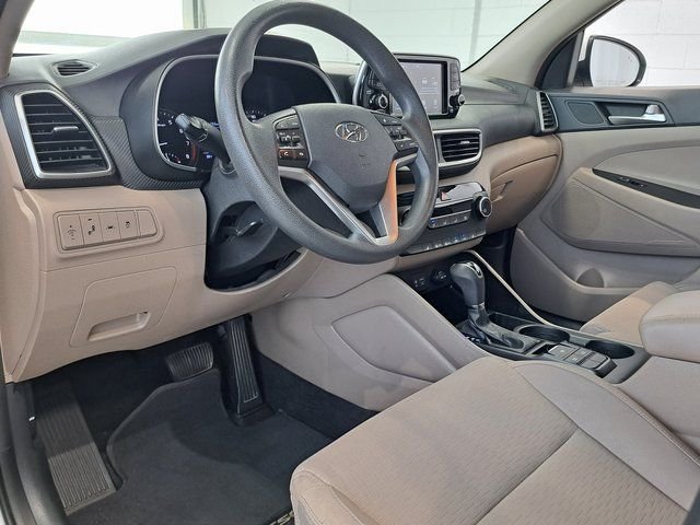 Used 2019 White Hyundai Value image 8