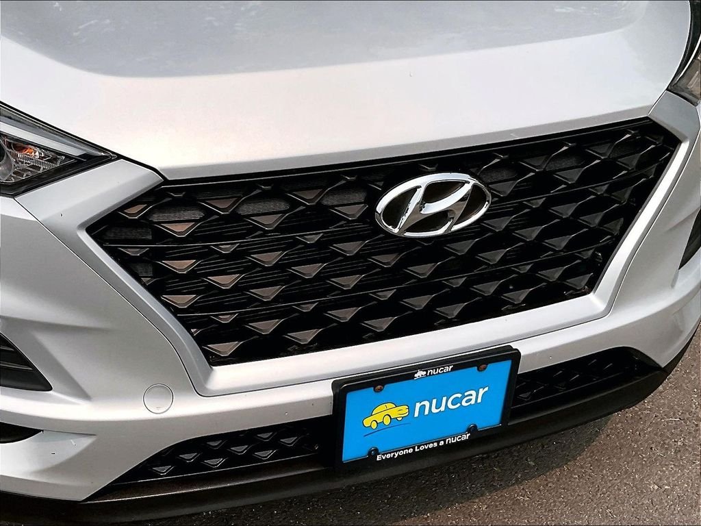 Used 2019 Silver Hyundai SE image 29