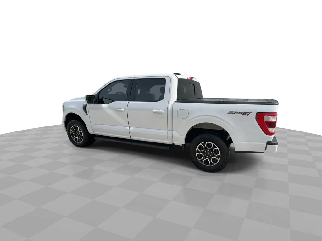 Used 2021  Ford Lariat image 6