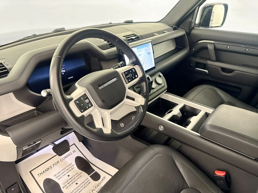 Used 2025 Gray Land Rover X-Dynamic SE image 9