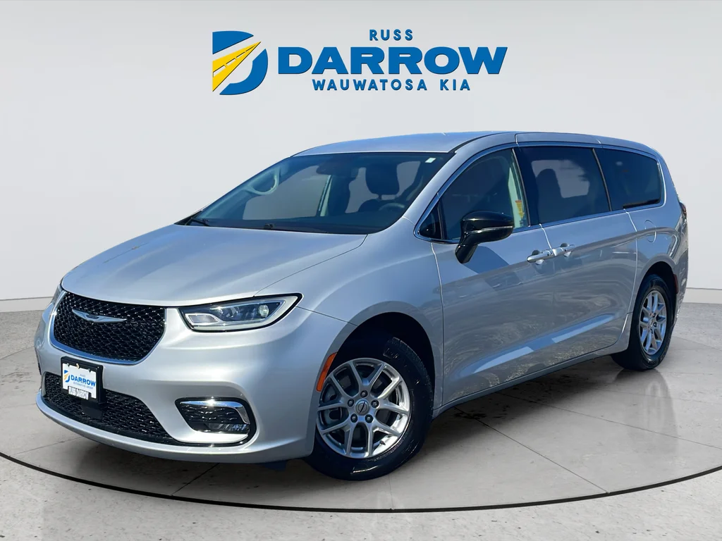Used 2024 Silver Chrysler Touring L image 1