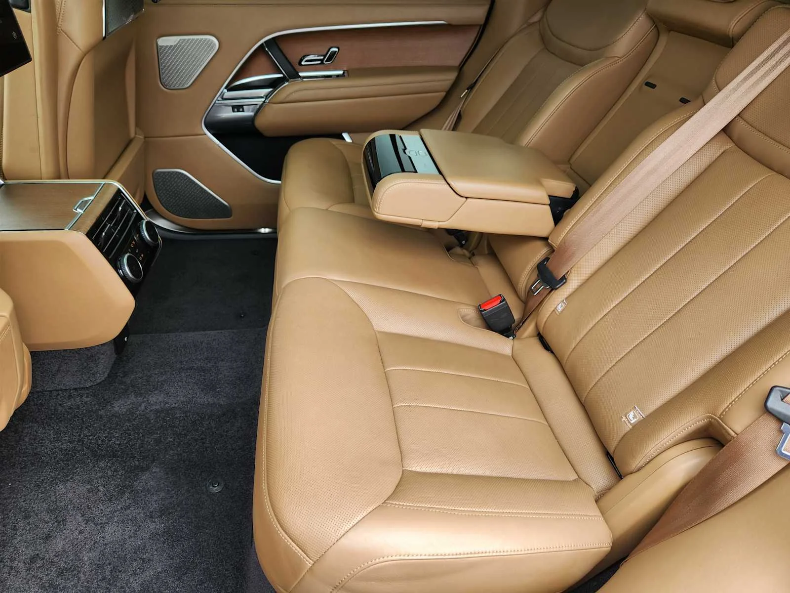 Used 2023 Portofino Blue Metallic Land Rover Autobiography image 29