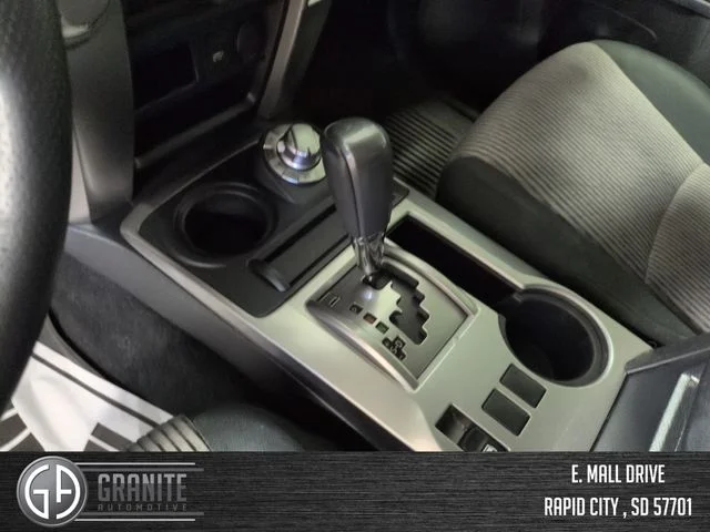 Used 2022 White Toyota SR5 image 23