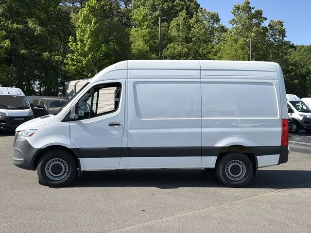 Used 2025 White Mercedes-Benz Cargo 144 WB image 10