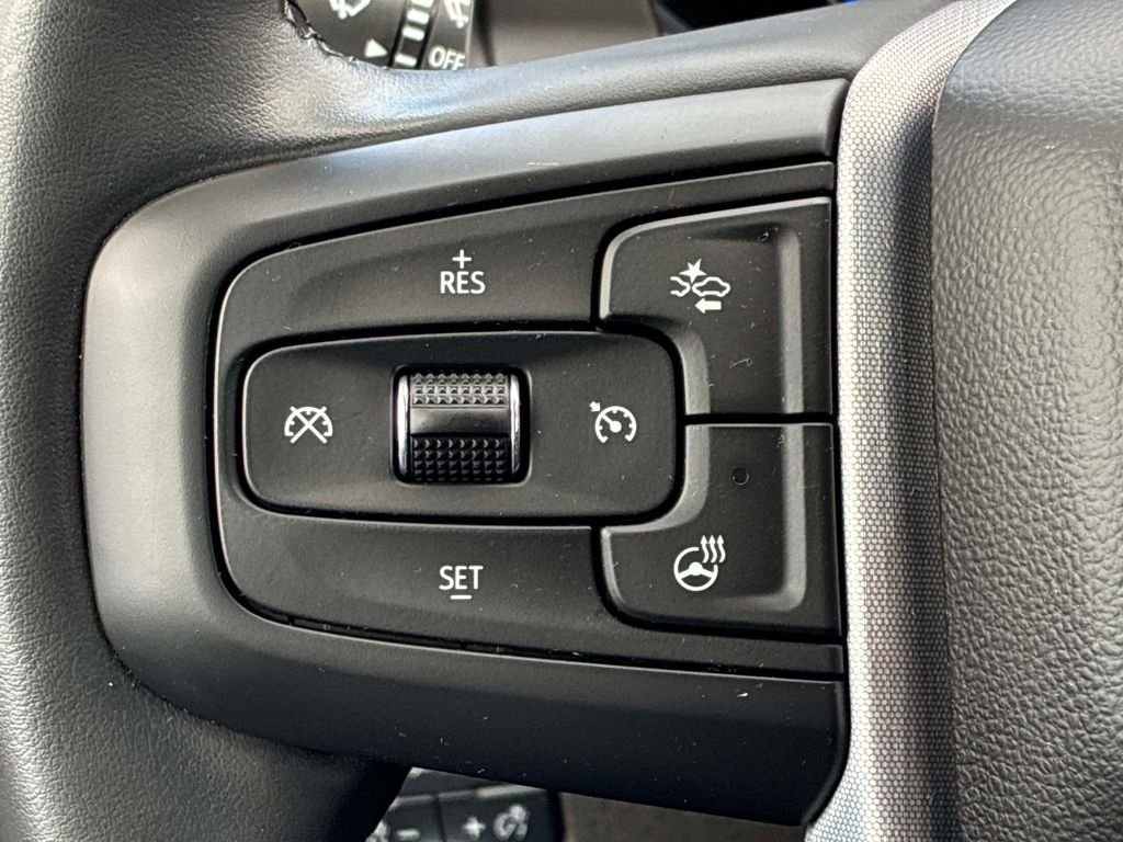Used 2024  GMC Elevation image 20