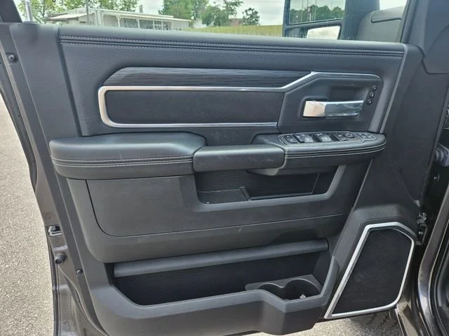Used 2024  Ram Laramie image 10
