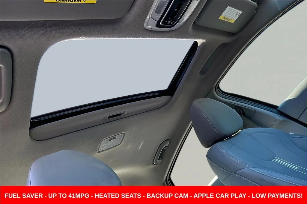 Used 2022 Gray Hyundai SEL image 32