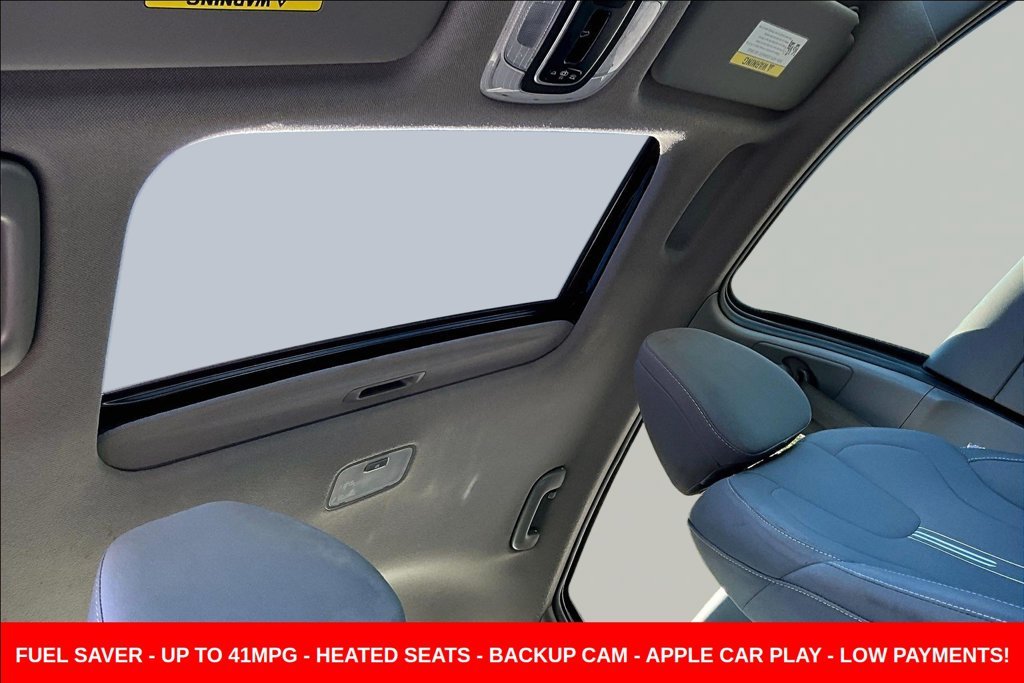Used 2022 Gray Hyundai SEL image 32