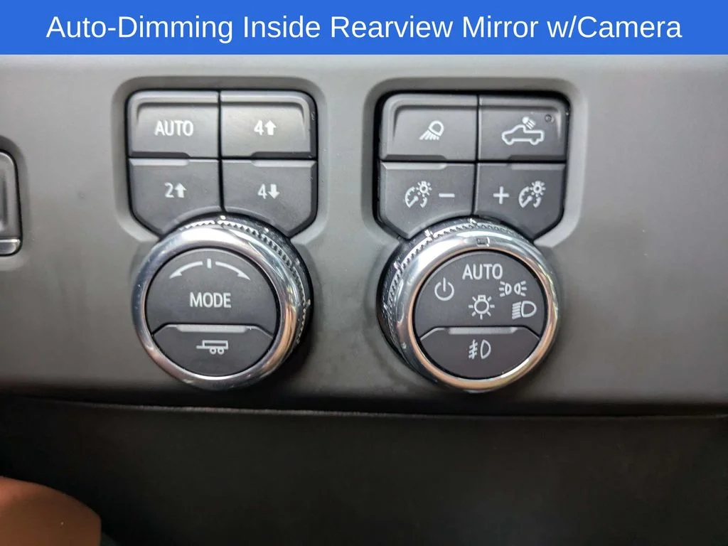 Used 2025 Silver GMC Denali Ultimate image 27